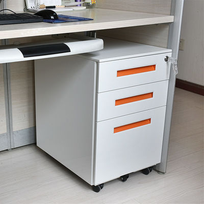 Cabinete de archivo bloqueable del metal de los cajones de la oficina tres con 4 echadores
